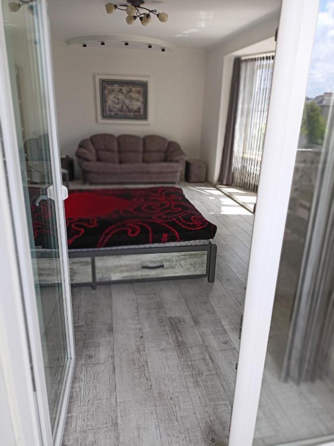 Home In Center With Jacuzzi Iwano-Frankiwsk Zewnętrze zdjęcie