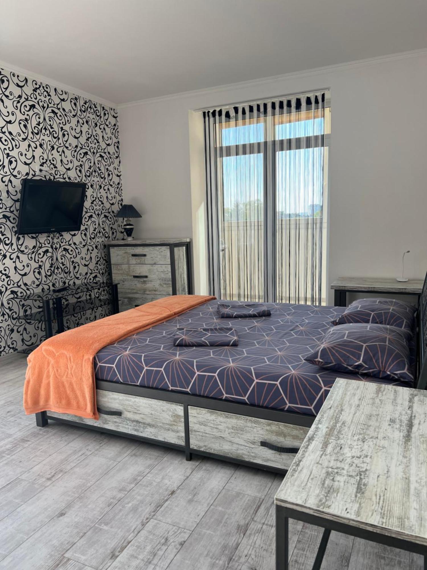 Home In Center With Jacuzzi Iwano-Frankiwsk Zewnętrze zdjęcie
